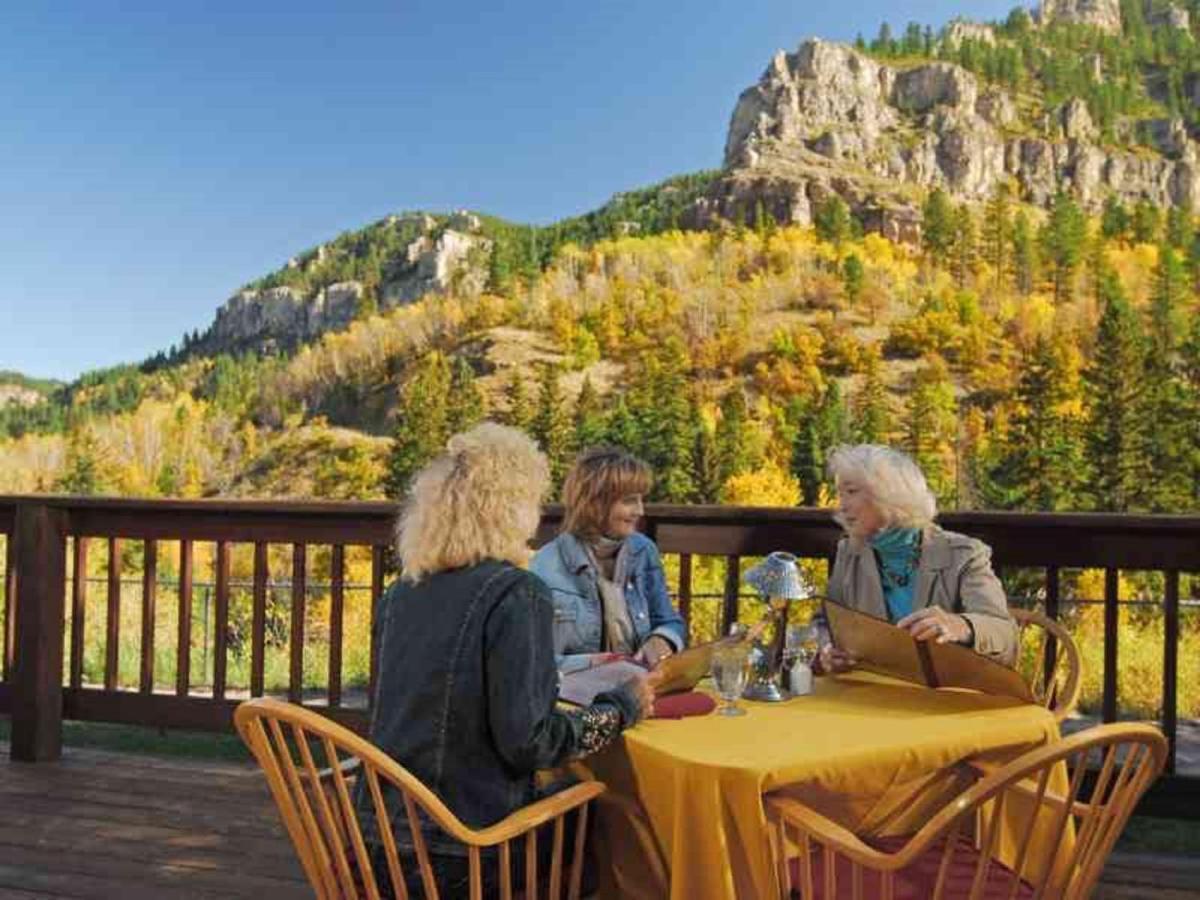 Spearfish Canyon Lodge מראה חיצוני תמונה